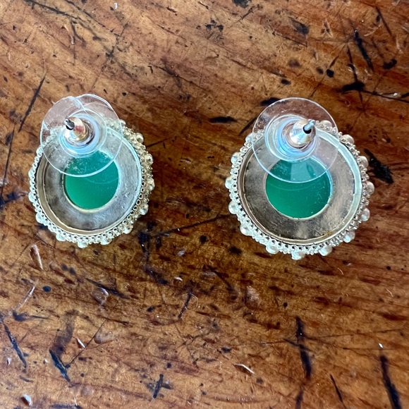 Gold studs - Picture 3 of 4